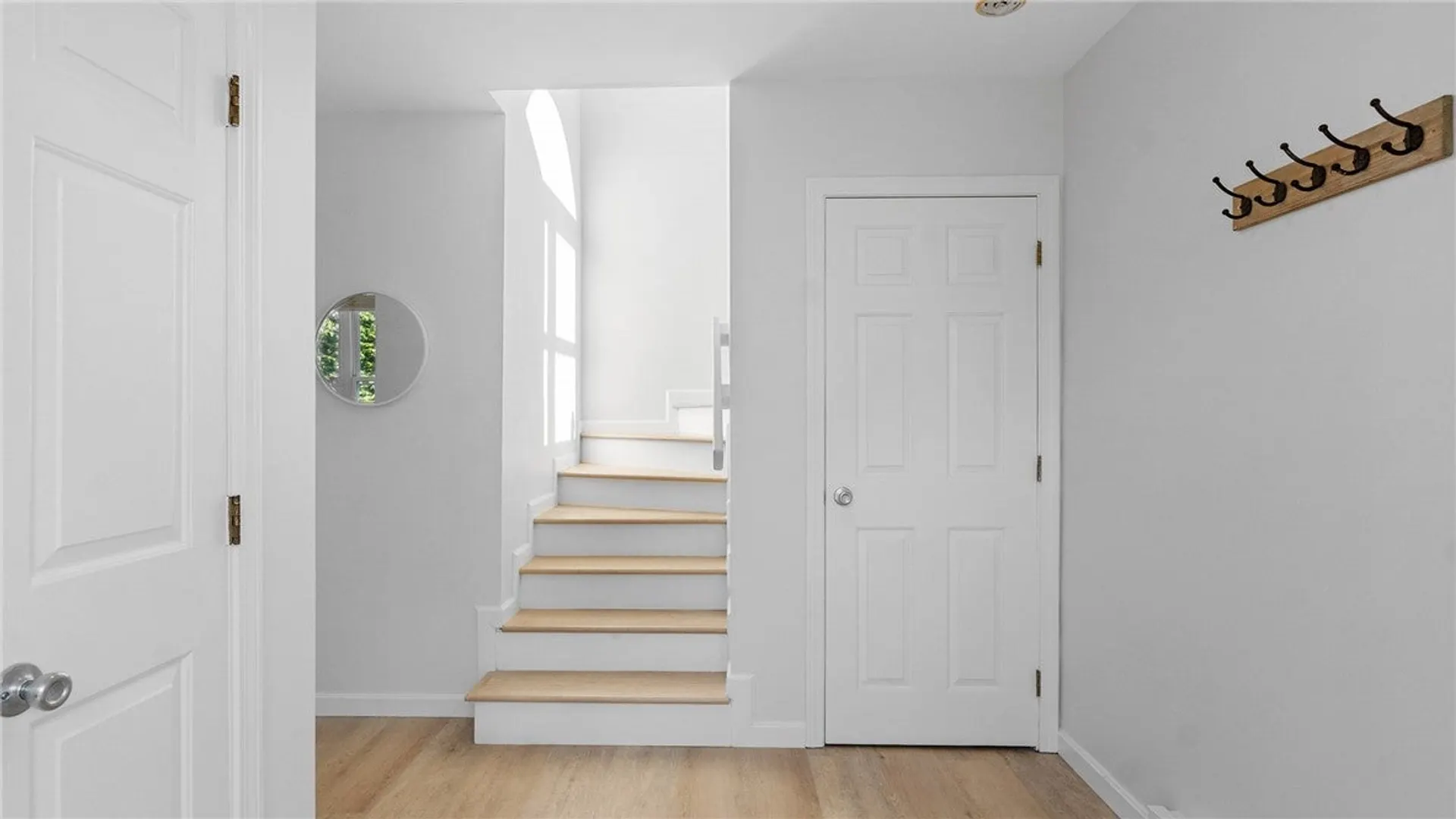 152 Tuckerman Avenue  #7 Photo 18