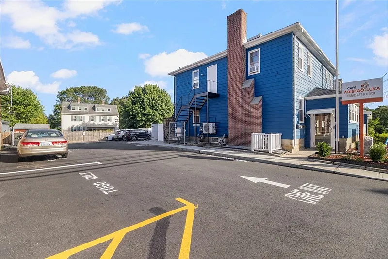 681 Providence Street Photo 46
