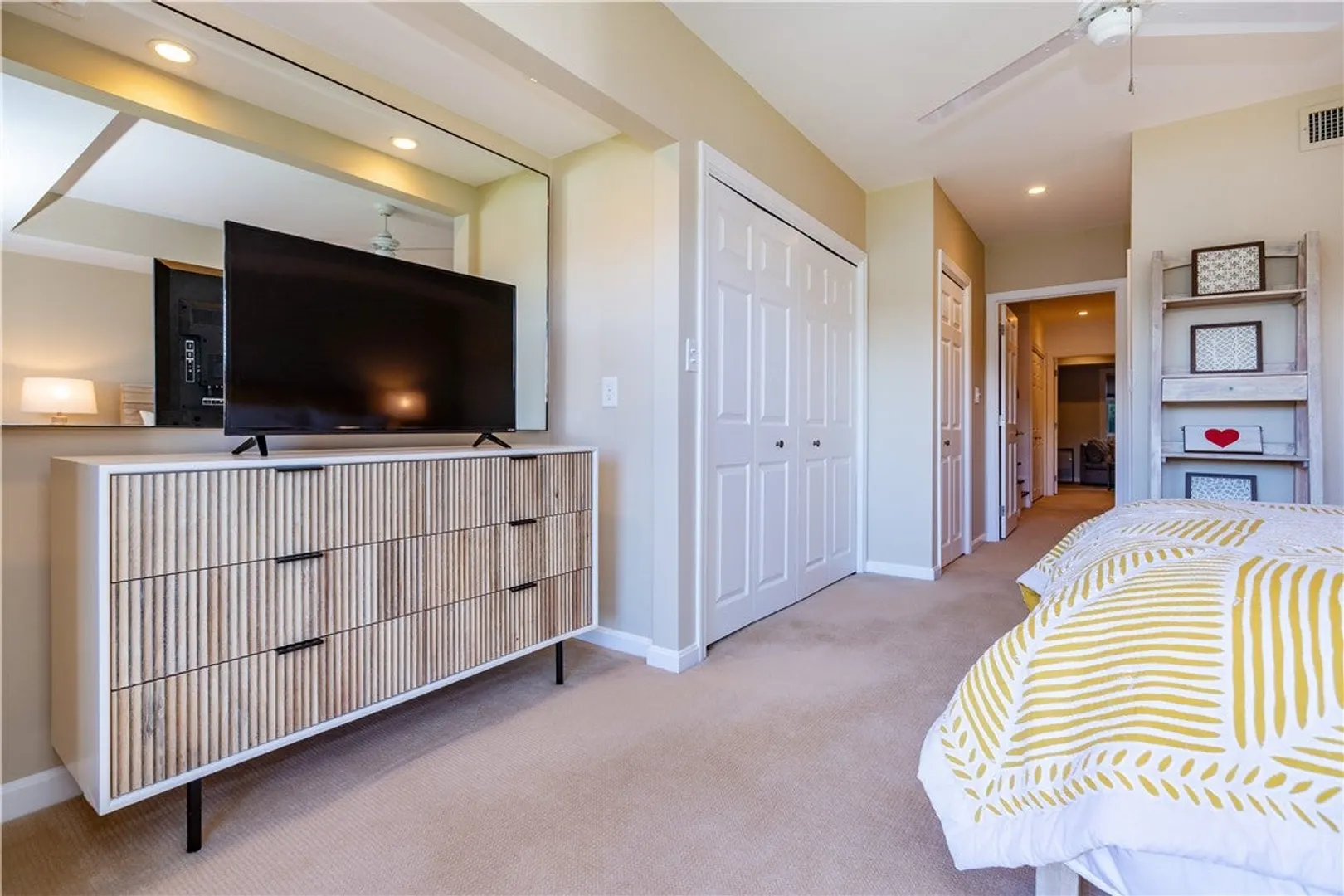 152 Crompton Avenue  #18 Photo 33