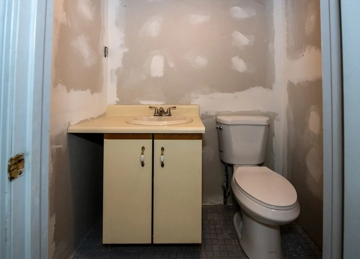250 Lowell Street Photo 28