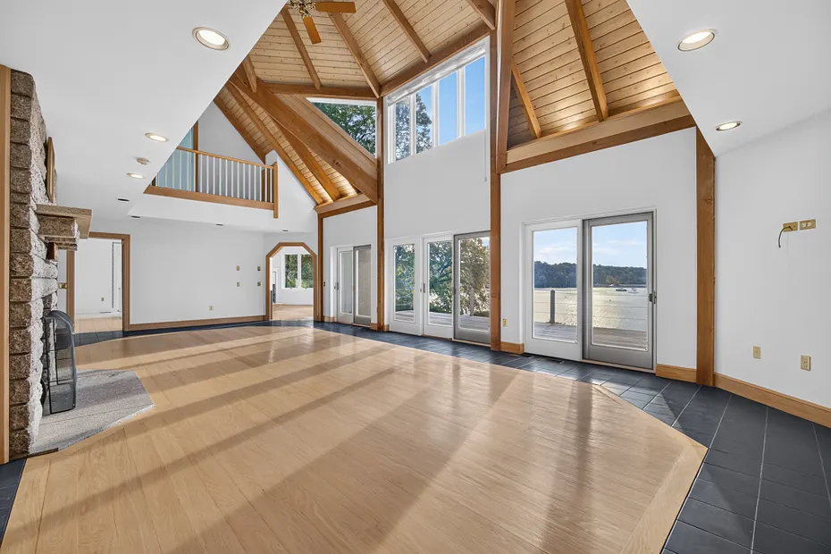 87 Cove Road Photo 10