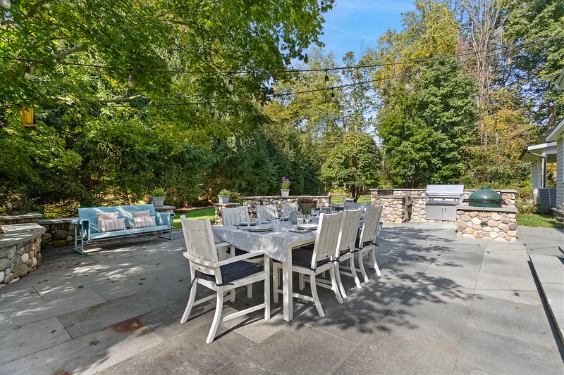 11 Woodside Lane Photo 3