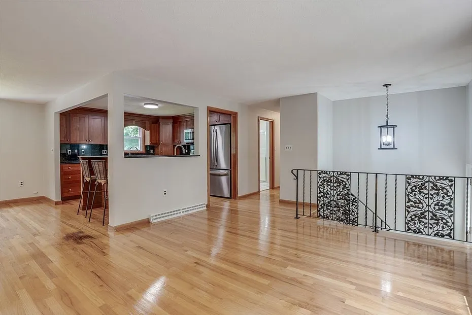 680 East Street Photo 15