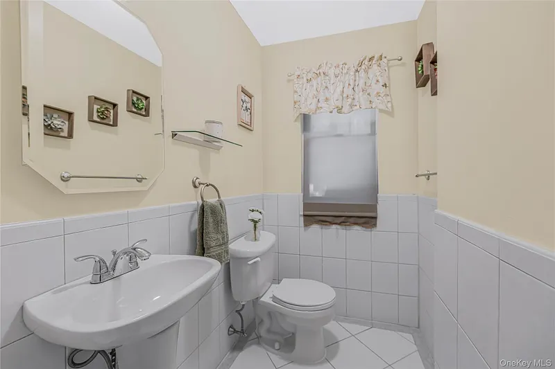 206 Midland Avenue Photo 11