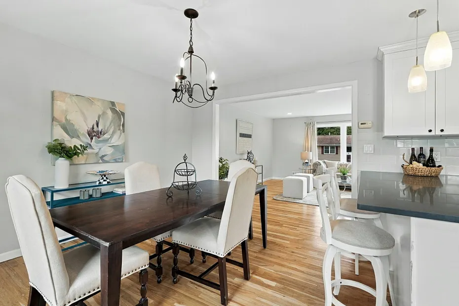 7 Frost Lane Photo 9