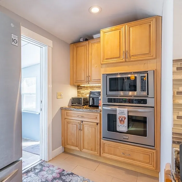 57 Ash Street Photo 11