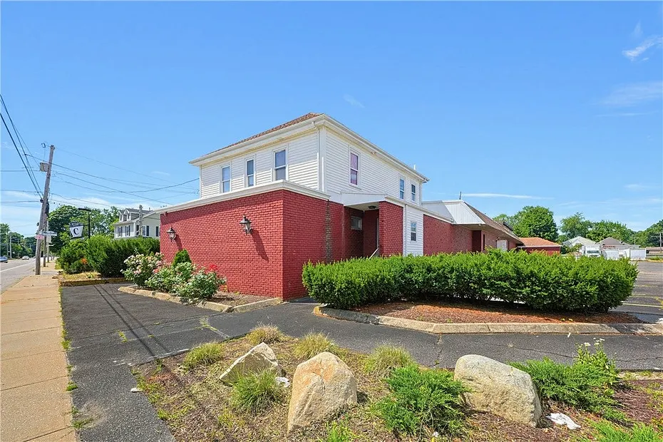 955 West Shore Road Photo 3
