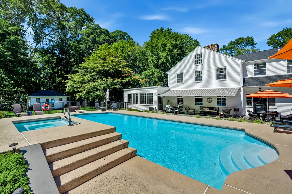 40 Brookhills Road Photo 3