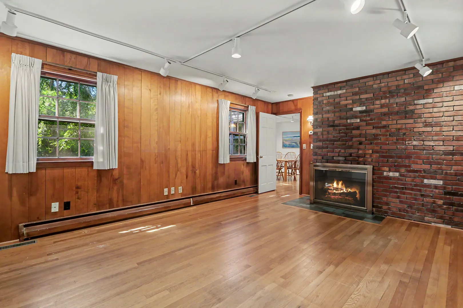 1951 Burr Street Photo 7