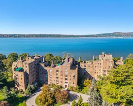 100 Ardsley Avenue W  #4H