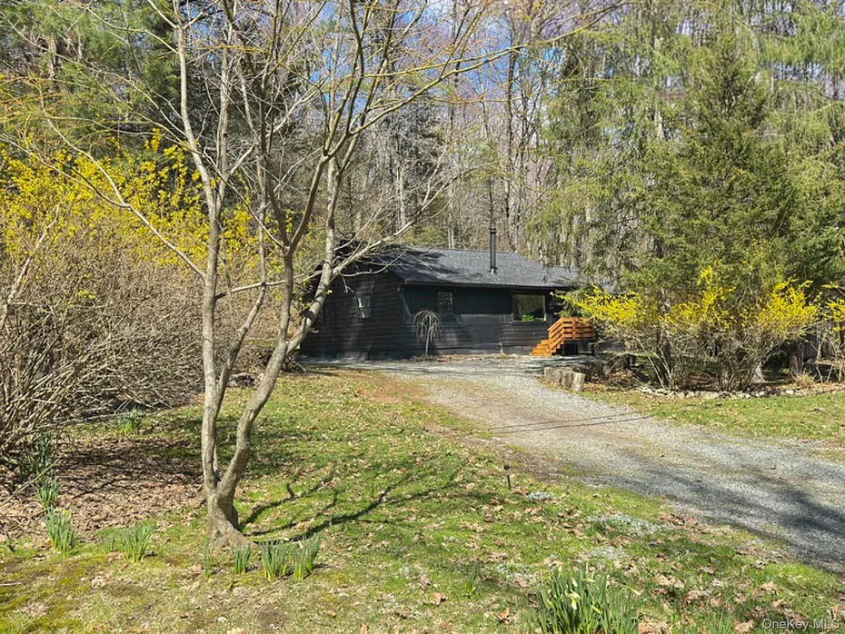 16 Burpo Lane Photo 1