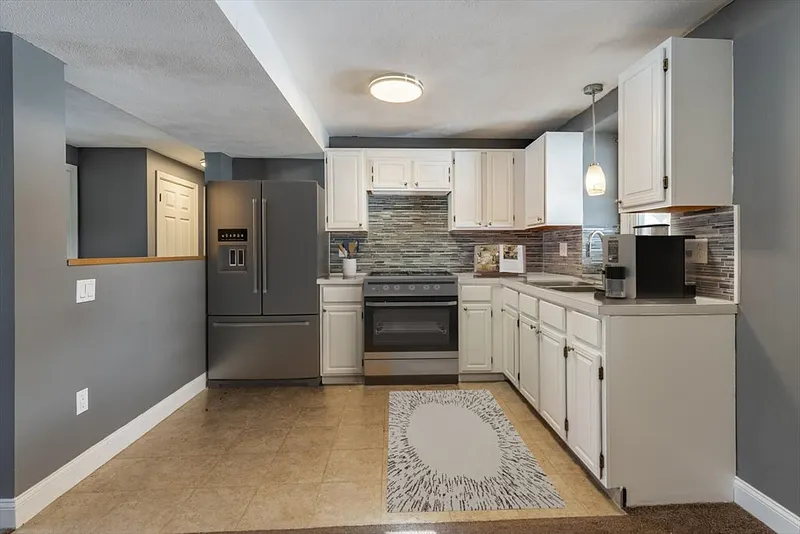 453 Columbus Ave Photo 28