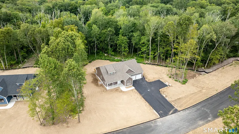 18 Spring Hill Lane Photo 7