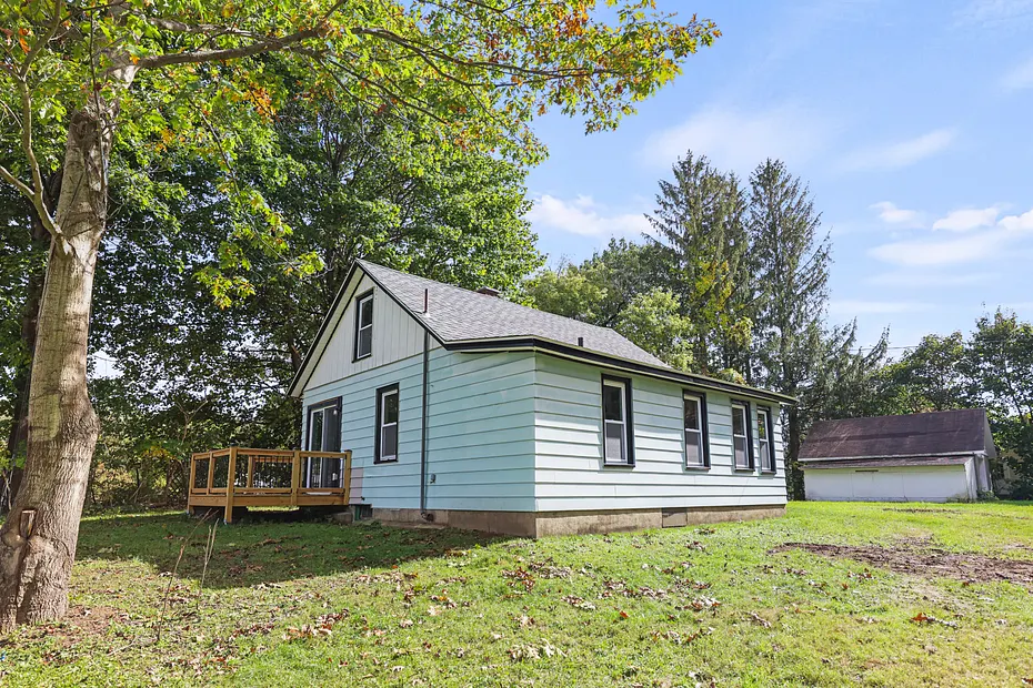 26 Davis St Photo 21