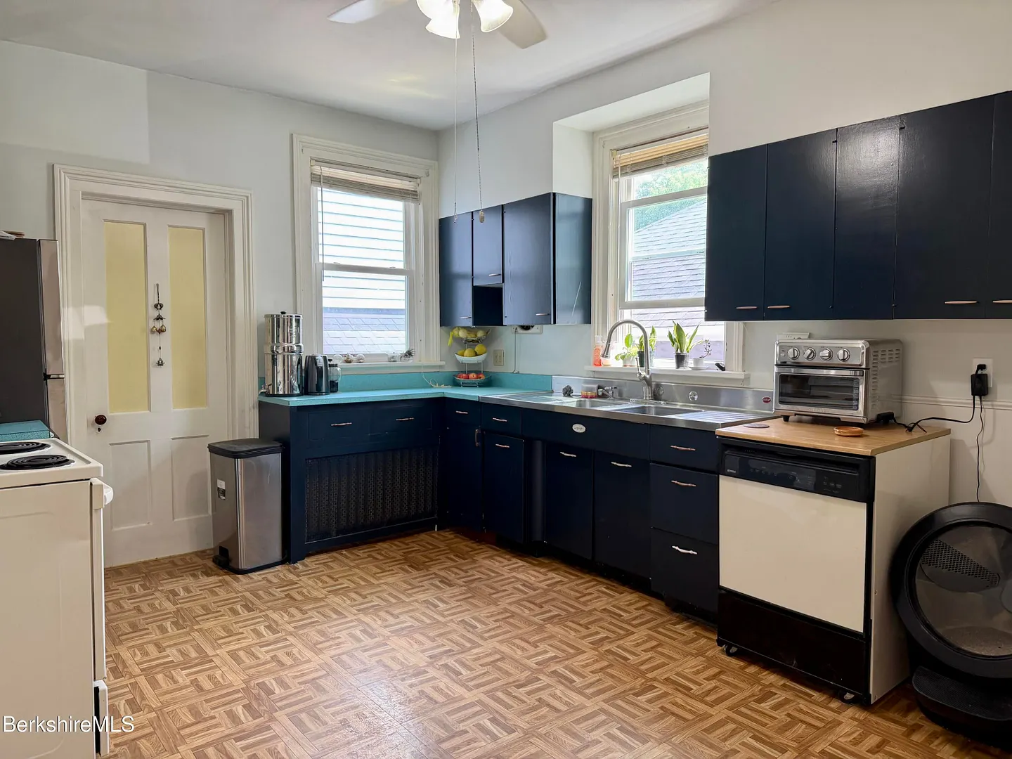 50 Buel St Photo 6