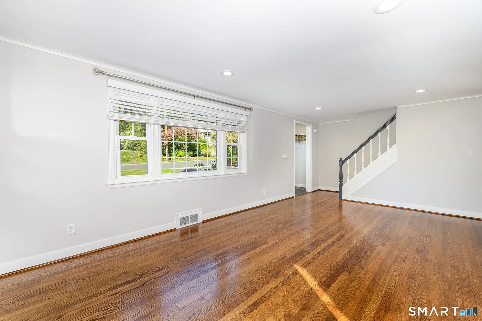 170 Brunswick Avenue Photo 9