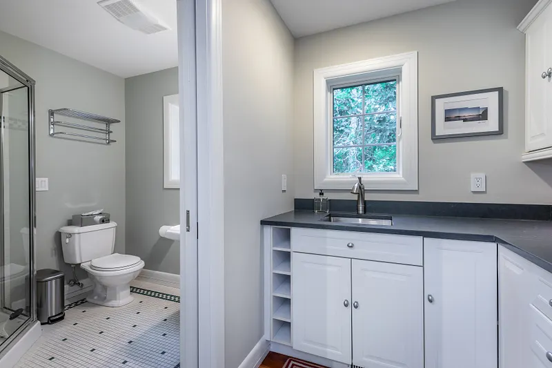 14 Flanders Lane Photo 37