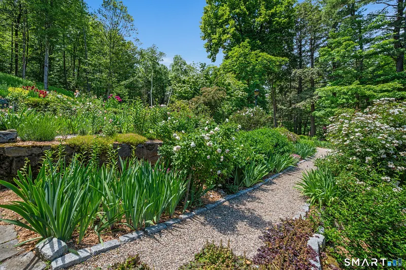 310 Litchfield Road Photo 23
