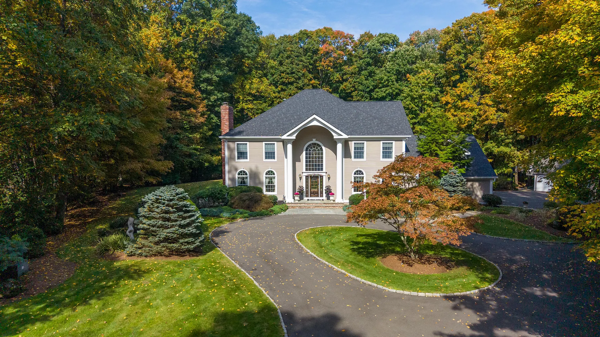 10 Taunton Hill Road Photo 1