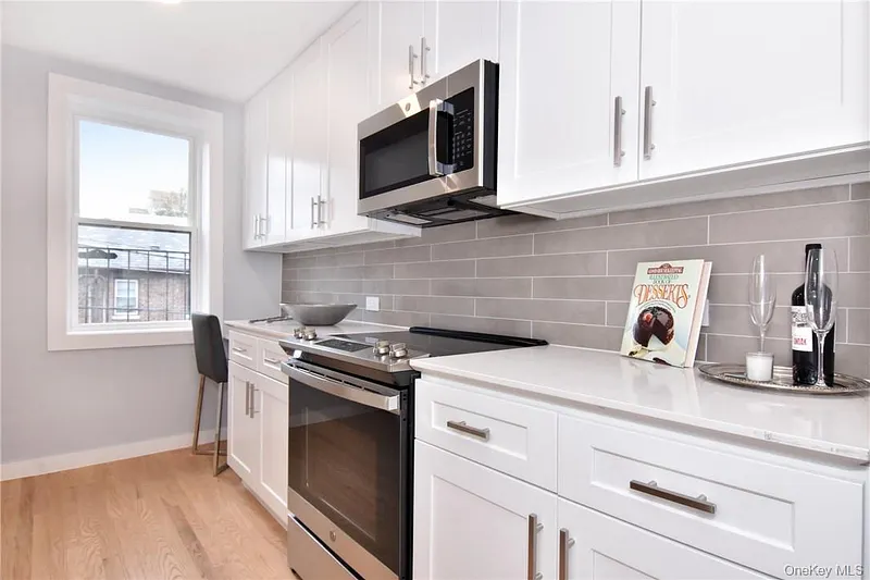 245 Wolfs Lane  #3C Photo 6