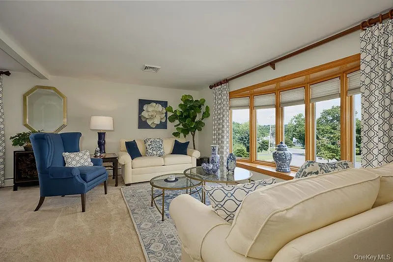 8 Carroll Drive Photo 12