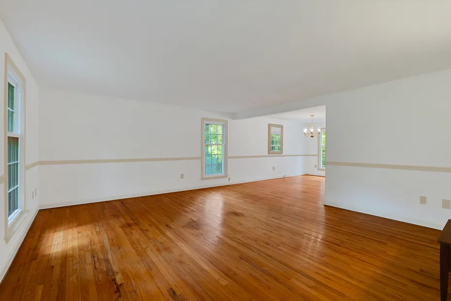 12 Wychwood Road Photo 4