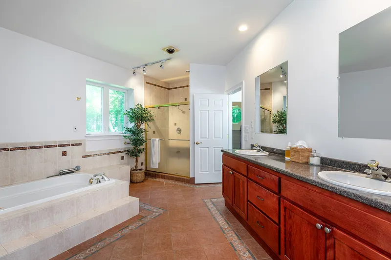 28 Drewbarrie Lane Photo 17