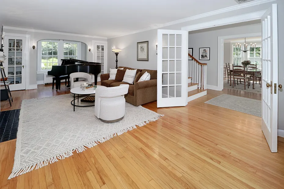 96 Benedict Avenue Photo 9