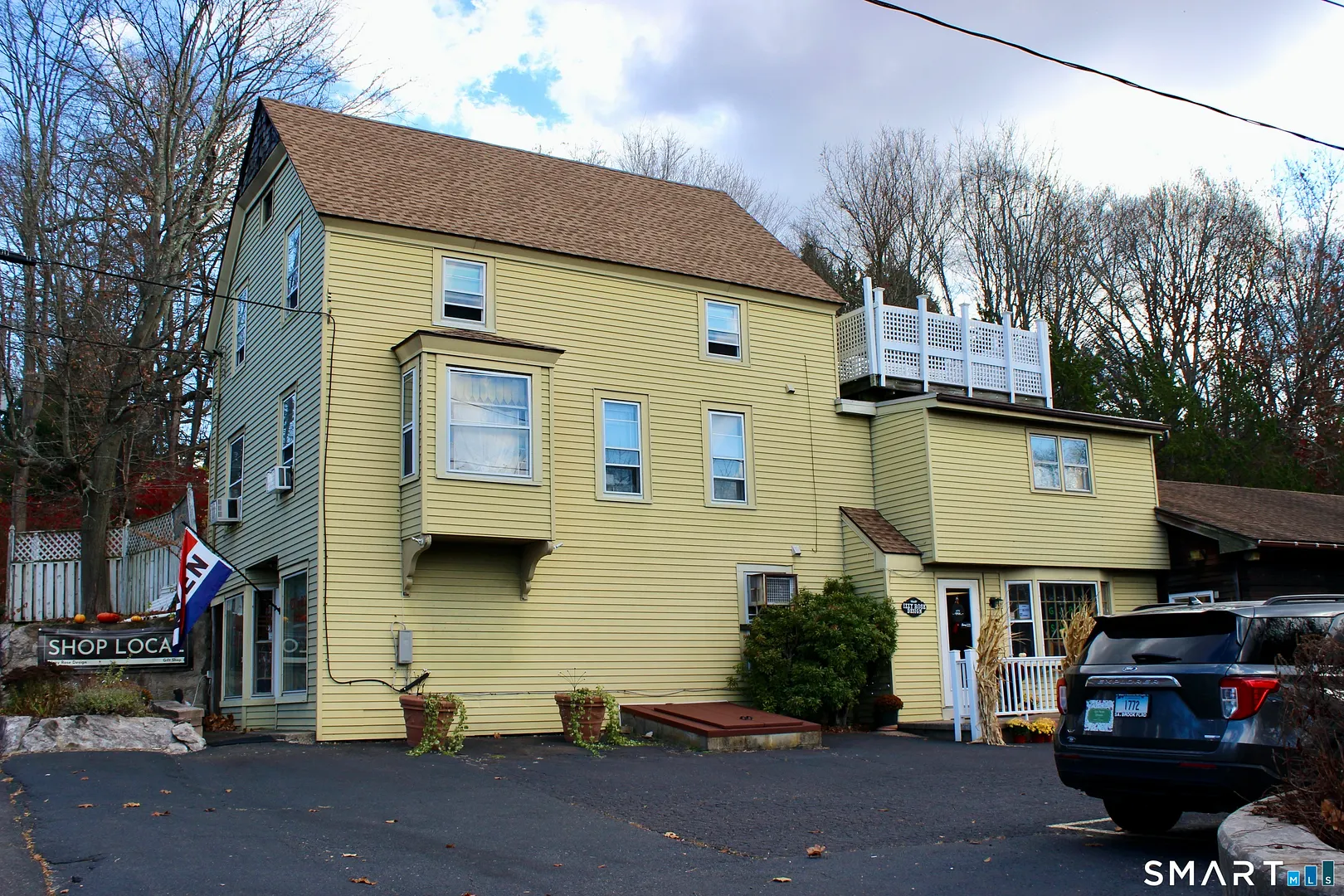 323 Saybrook Road Photo 1