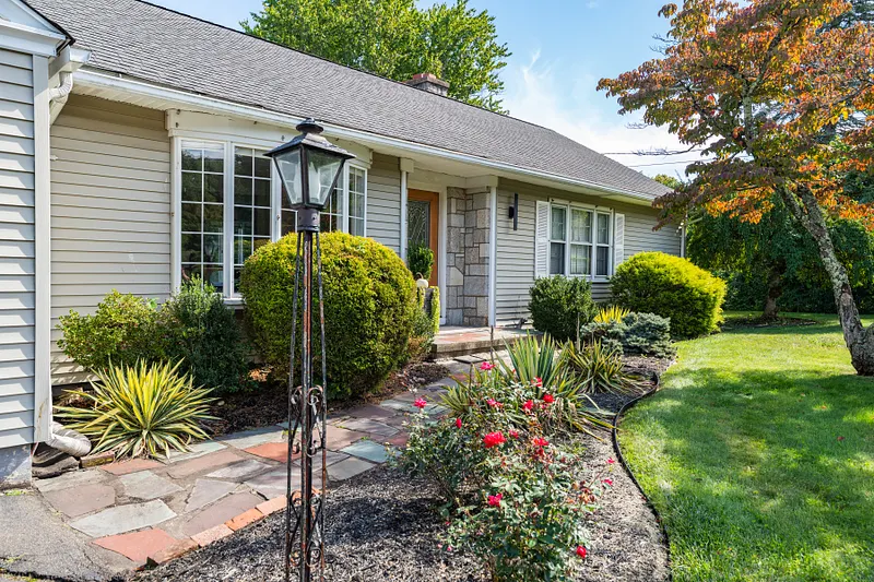 1085 Dunbar Hill Road Photo 2