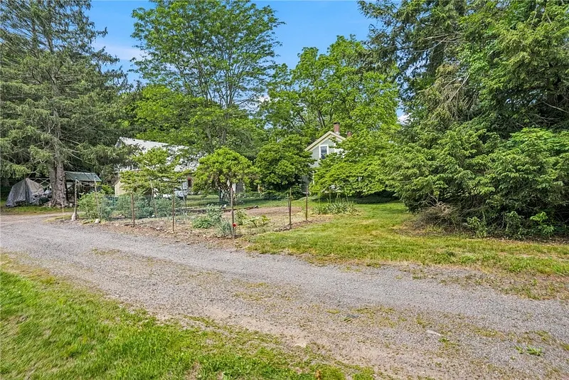 362 Abbott Run Valley Road Photo 4