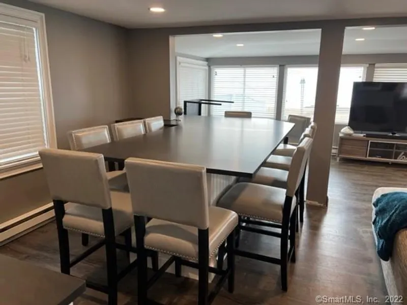 21 Groveway #21 Photo 3