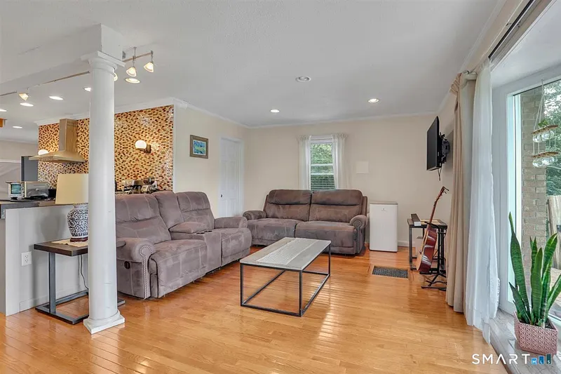 157 Baileyville Road Photo 13