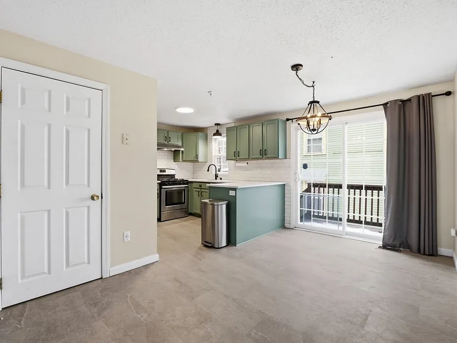 57 Wannalancit St  #11 Photo 2