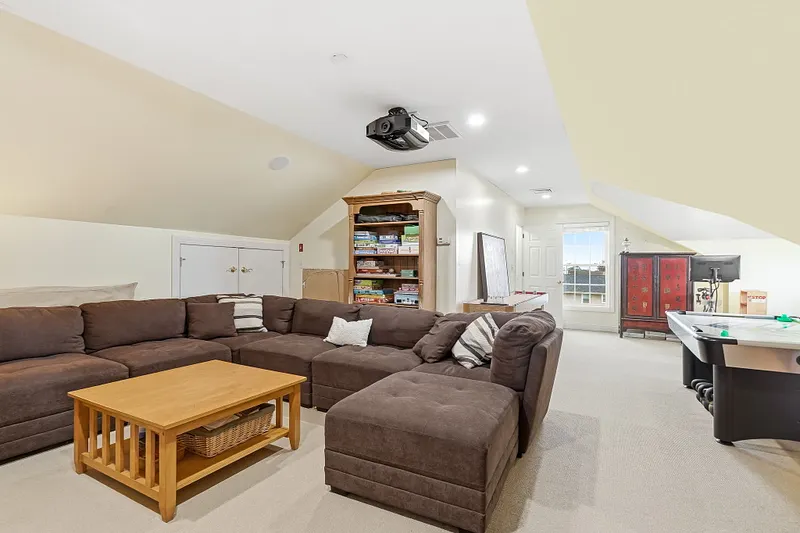 80 Third Avenue Photo 31