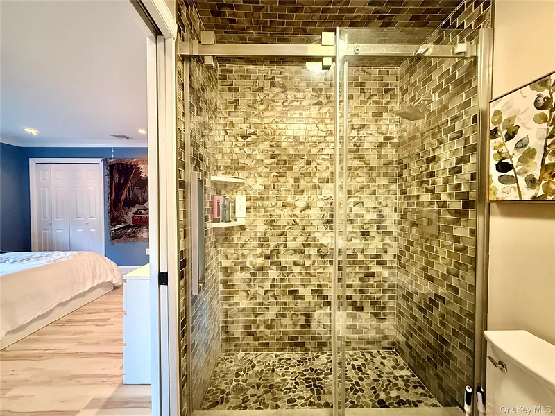 26 Bridle Lane Photo 15