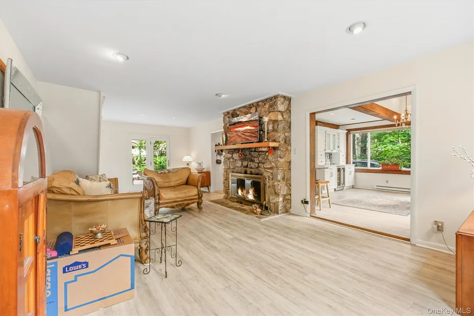 24 Tamarack Road Photo 6