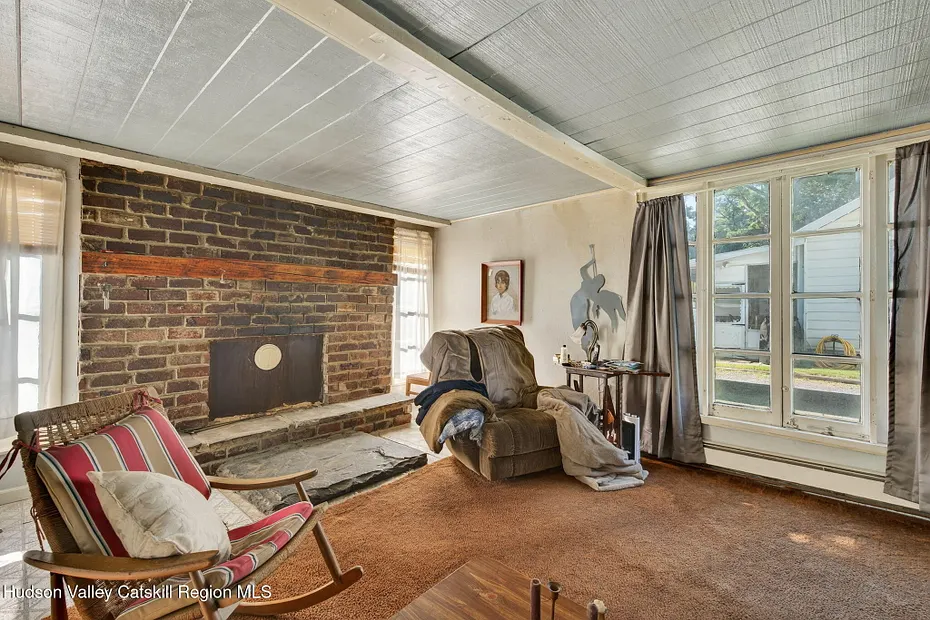 251 Jefferson Heights Photo 12
