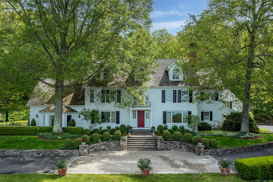 8 Bayberry Hill Photo 1