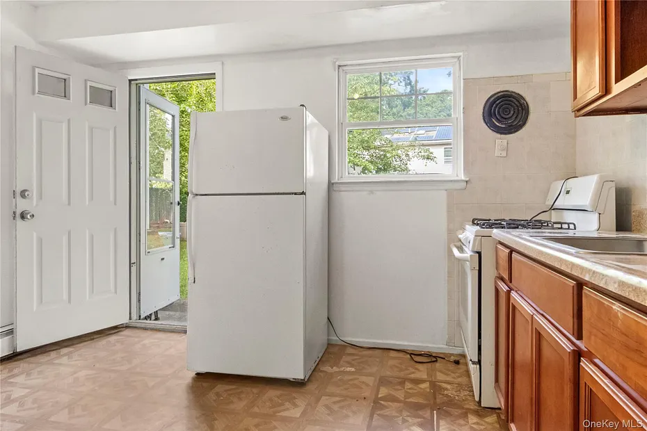 1056 Arthur Street Photo 12