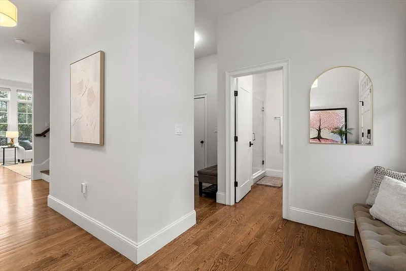 88 Crescent St  #2 Photo 4