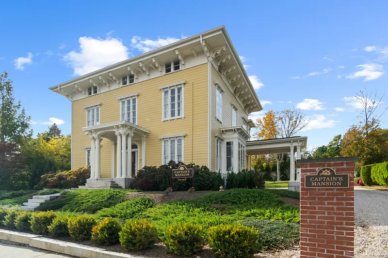 15 Elm Street Photo 1