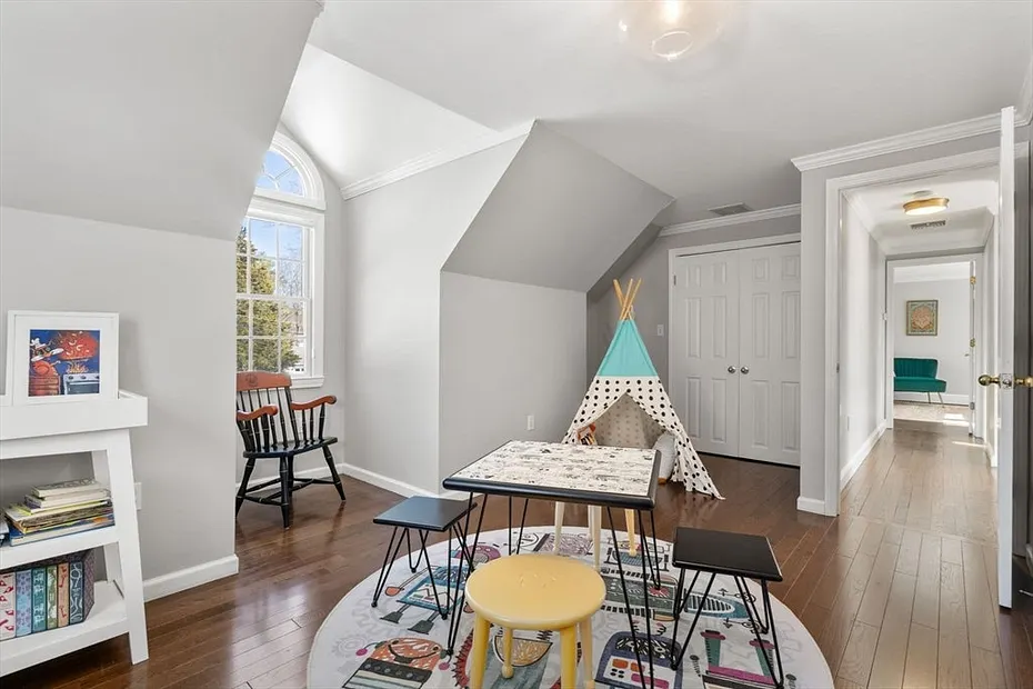 9 Gloucester Road Photo 26