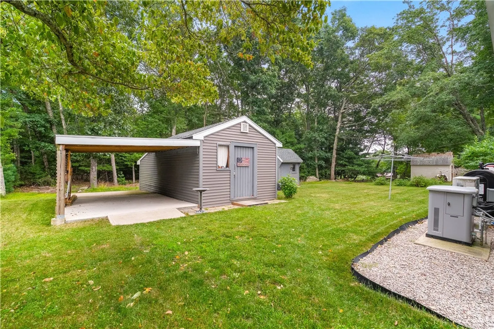 464 Gardiner Road #103 Photo 34