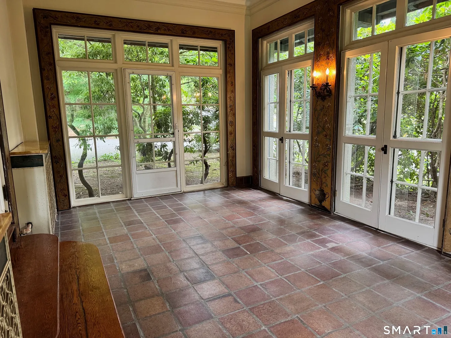 1056 Whitney Avenue Photo 12