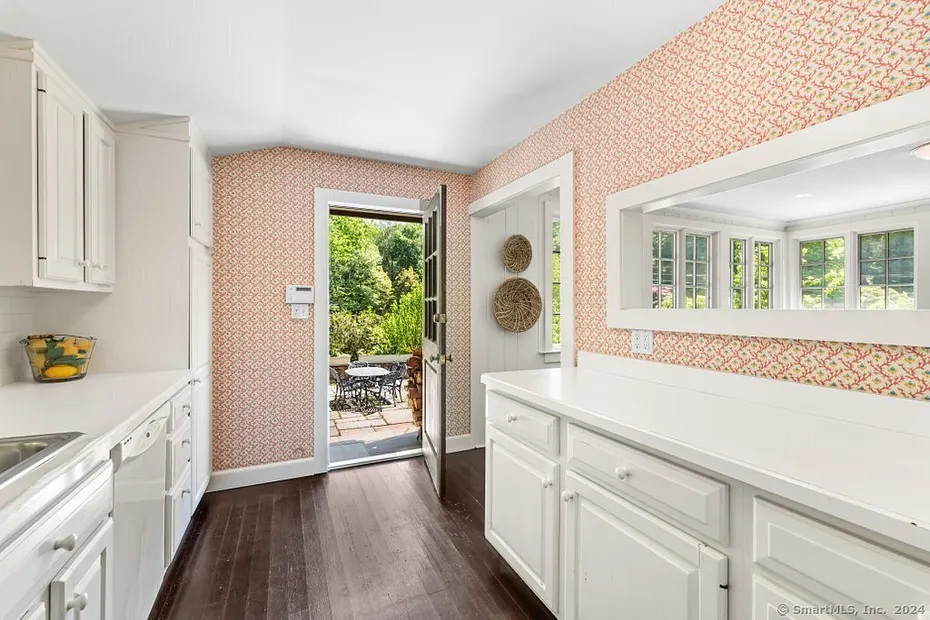 Stamford Single Family Photo 22