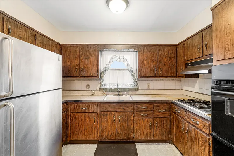 85 Stevens Avenue Photo 10
