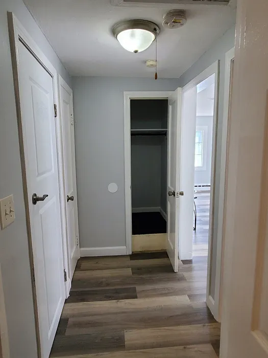 725 Bay St Photo 9