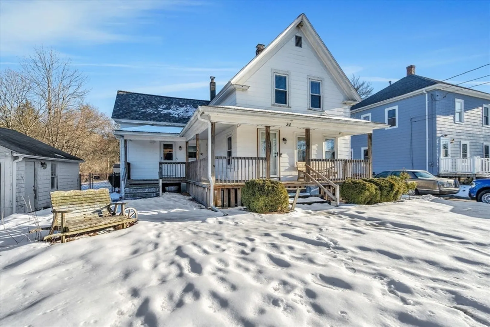 34 Pleasant St Photo 4
