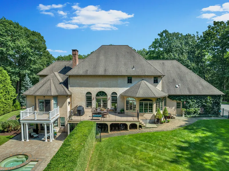 136 Long Lane Photo 3